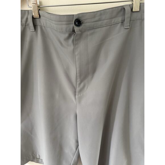 IZOD Shorts Mens Size 42 Grey Golf Chino Performance Golfer Outdoor Casual - Picture 4 of 10